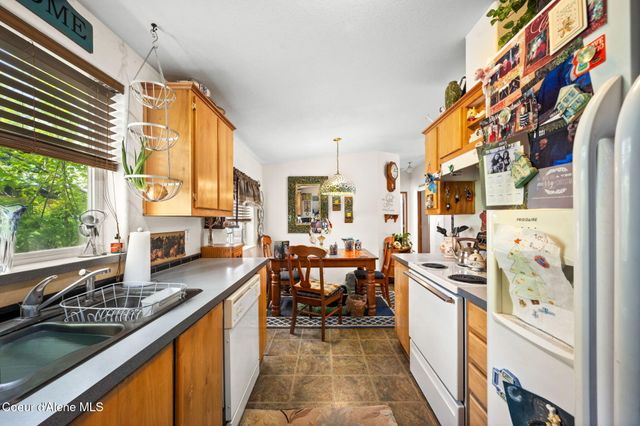2082 W Yorkshire AVE, Coeur D'alene, ID 83815