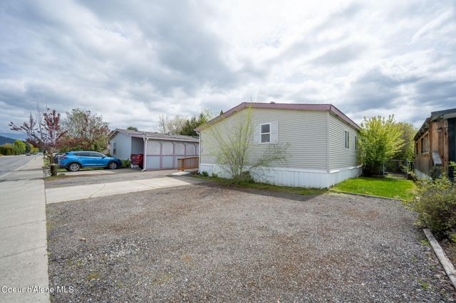 2082 W Yorkshire AVE, Coeur D'alene, ID 83815