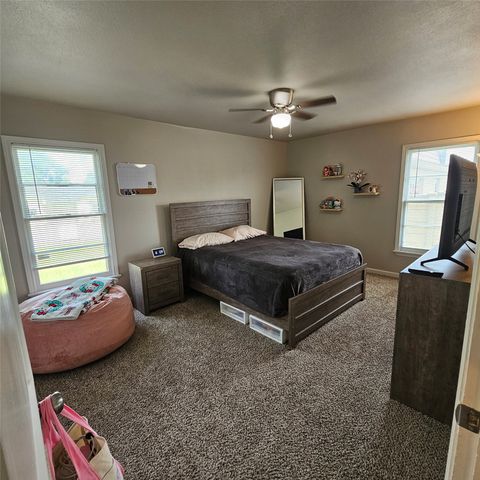 802 Brown Trail, Bedford, TX 76022