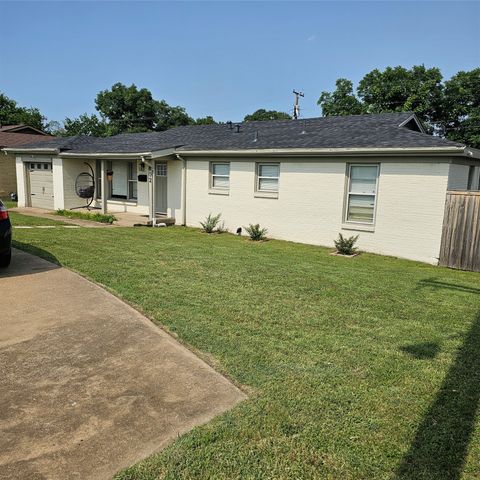 802 Brown Trail, Bedford, TX 76022