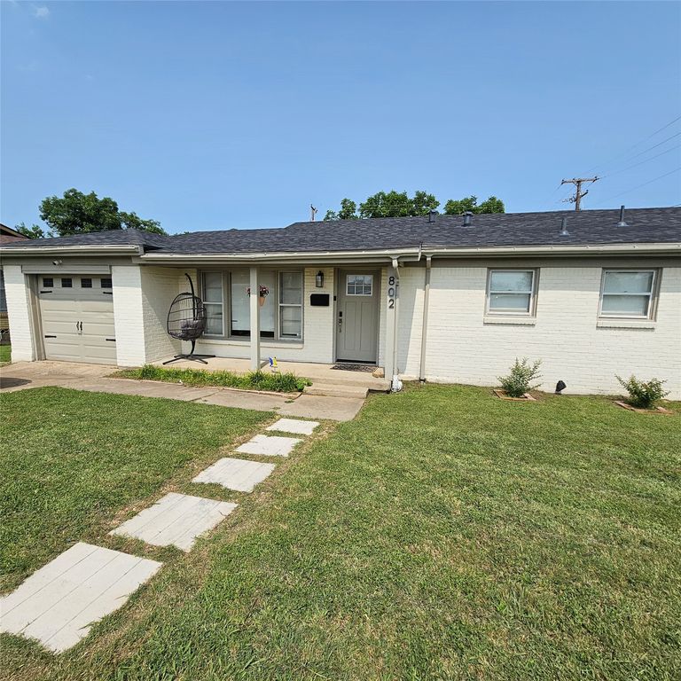 802 Brown Trail, Bedford, TX 76022