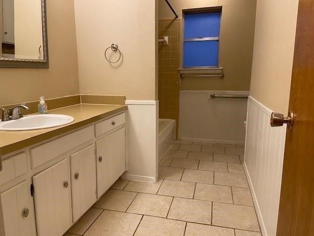 2240 Shady Meadow Drive, Bedford, TX 76021