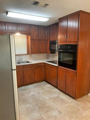 2240 Shady Meadow Drive, Bedford, TX 76021