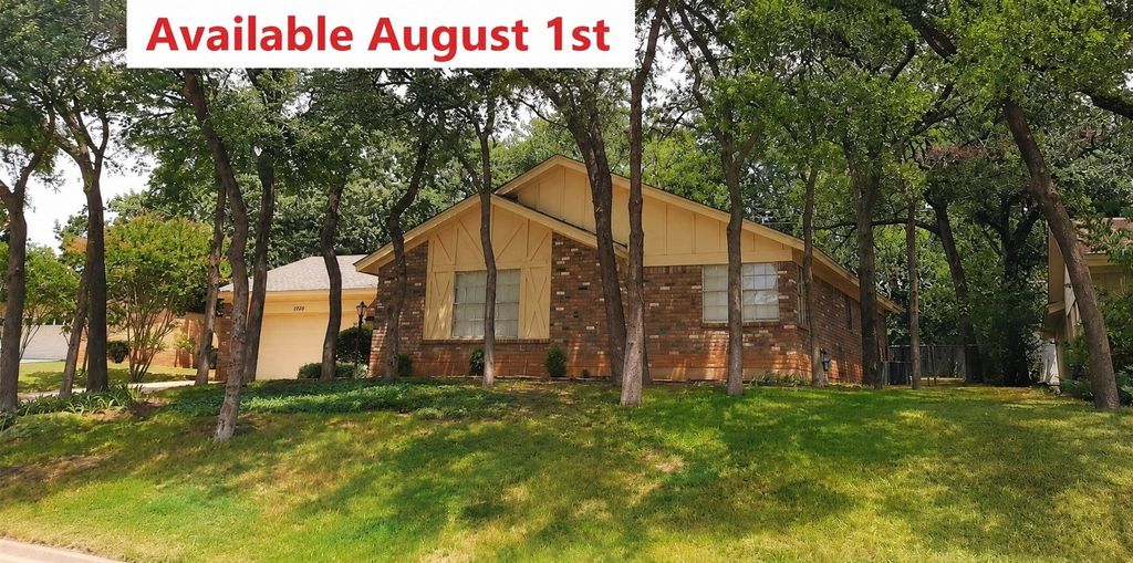 2240 Shady Meadow Drive, Bedford, TX 76021