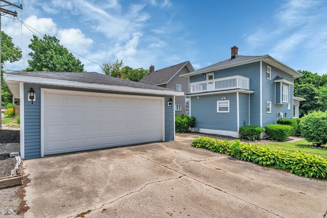 1057 W Park Front Street, Joliet, IL 60436