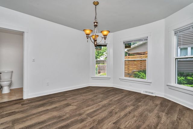 1057 W Park Front Street, Joliet, IL 60436
