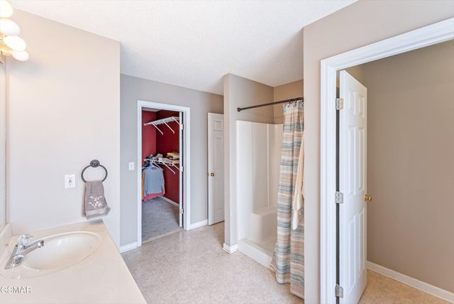7648 Saddlebrooke Drive, Knoxville, TN 37938