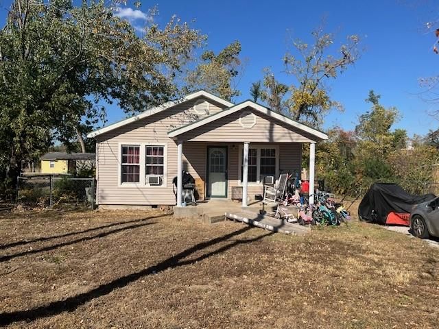 612 N 8th Street, Rogers, AR 72756