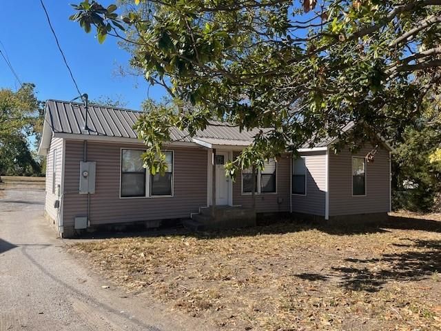 612 N 8th Street, Rogers, AR 72756