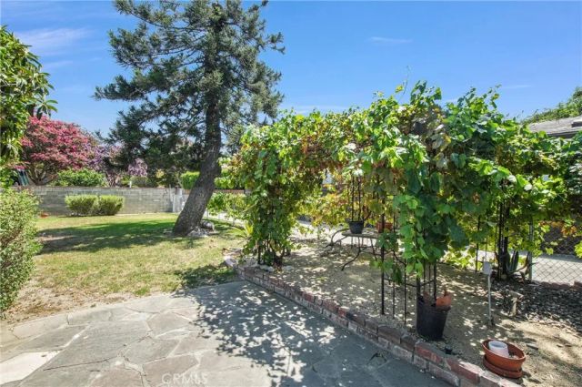 237 N Catalina Street, Burbank, CA 91505