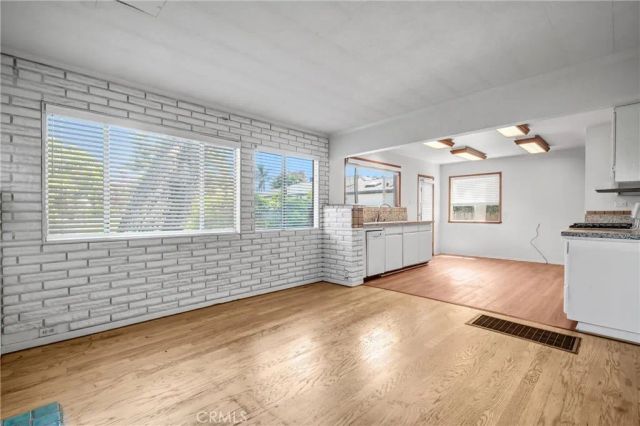 237 N Catalina Street, Burbank, CA 91505