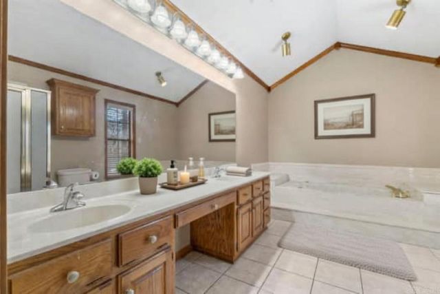 8 Edgewater Cove, Maumelle, AR 72113