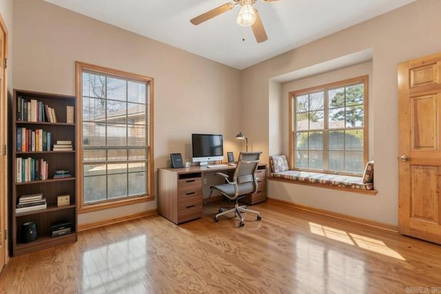 8 Edgewater Cove, Maumelle, AR 72113