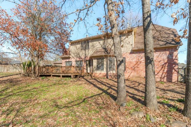 8 Edgewater Cove, Maumelle, AR 72113