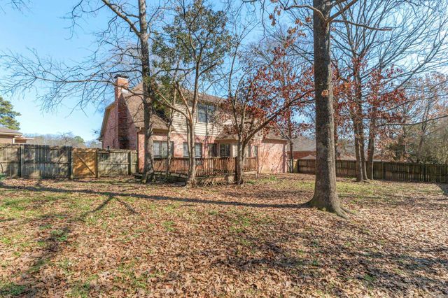 8 Edgewater Cove, Maumelle, AR 72113