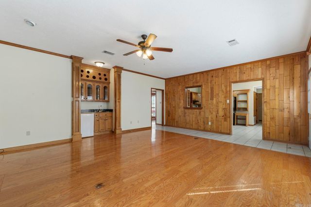 8 Edgewater Cove, Maumelle, AR 72113