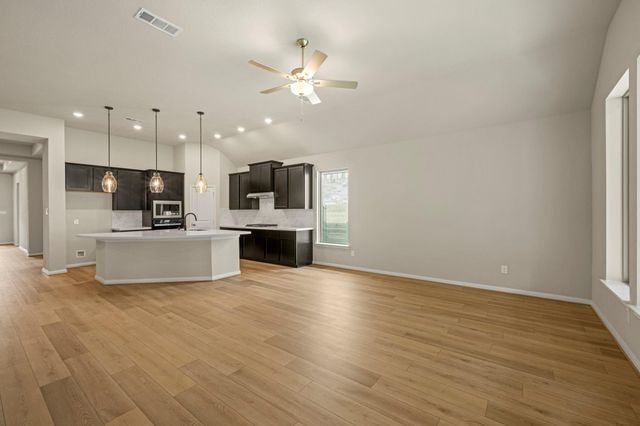 9154 Grand Jubilee Drive, Montgomery, TX 77316