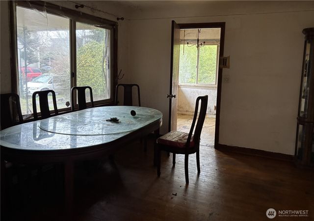 9208 17th Avenue SW, Seattle, WA 98106