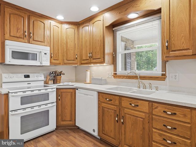 207 SHERWOOD DR, Chambersburg, PA 17202