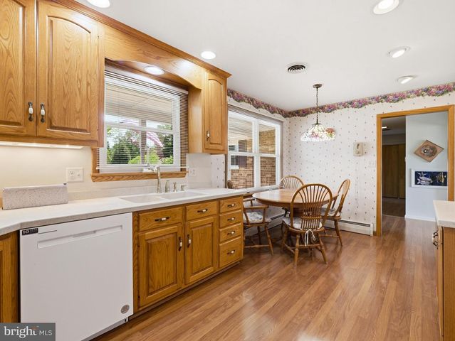 207 SHERWOOD DR, Chambersburg, PA 17202