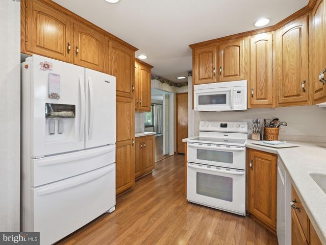 207 SHERWOOD DR, Chambersburg, PA 17202