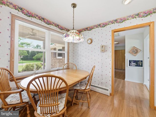 207 SHERWOOD DR, Chambersburg, PA 17202