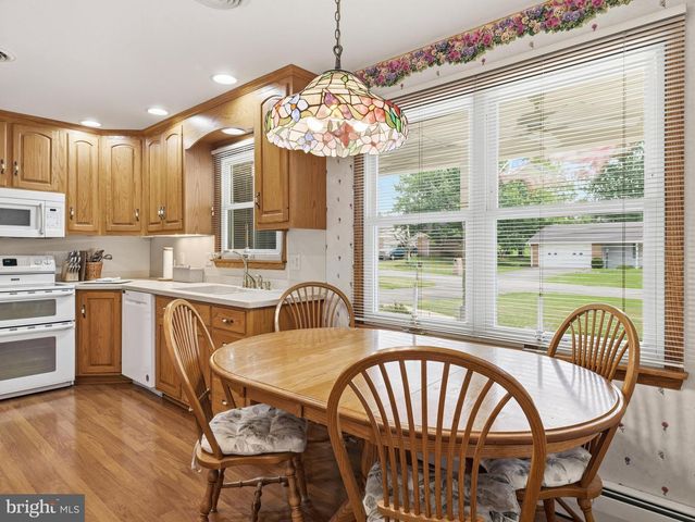 207 SHERWOOD DR, Chambersburg, PA 17202