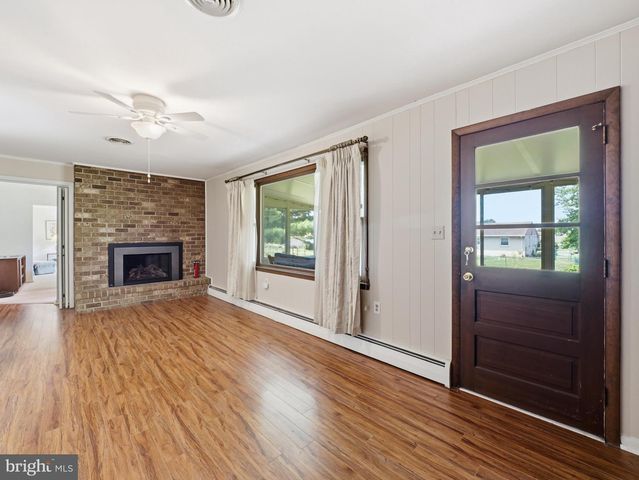 207 SHERWOOD DR, Chambersburg, PA 17202