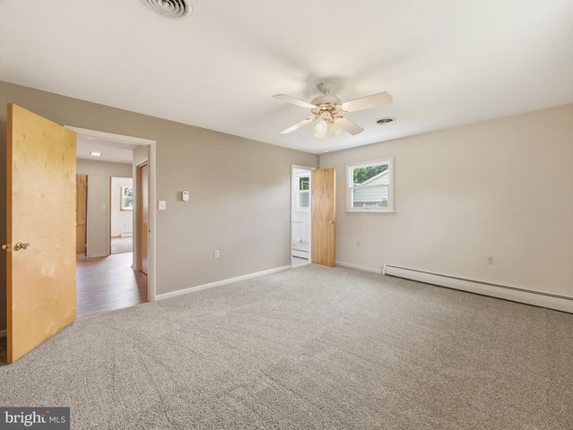 207 SHERWOOD DR, Chambersburg, PA 17202
