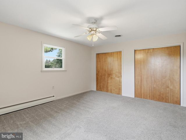207 SHERWOOD DR, Chambersburg, PA 17202