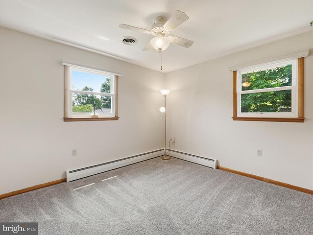 207 SHERWOOD DR, Chambersburg, PA 17202