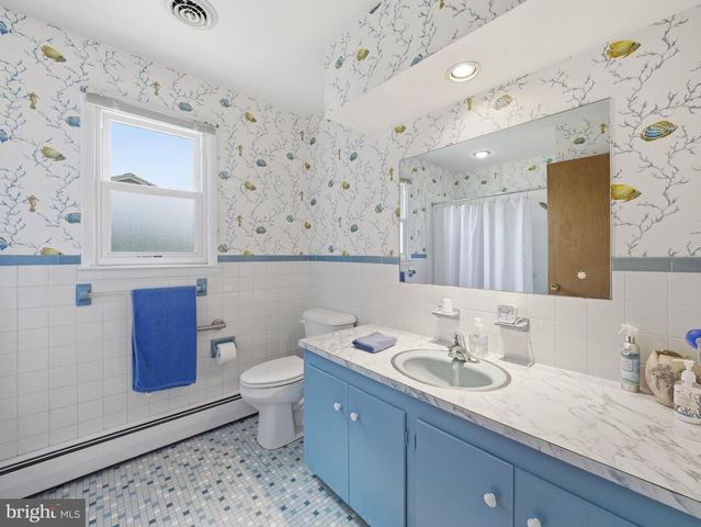 207 SHERWOOD DR, Chambersburg, PA 17202