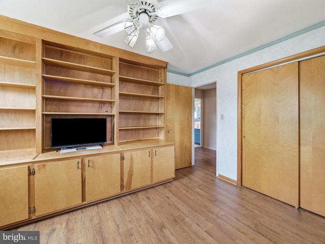 207 SHERWOOD DR, Chambersburg, PA 17202