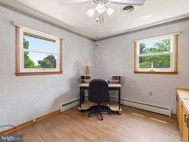 207 SHERWOOD DR, Chambersburg, PA 17202