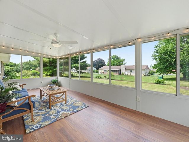 207 SHERWOOD DR, Chambersburg, PA 17202