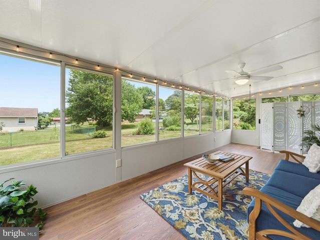 207 SHERWOOD DR, Chambersburg, PA 17202