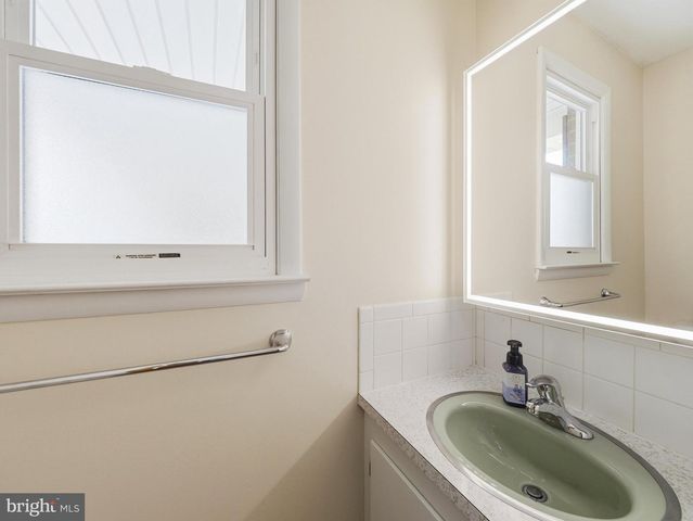 207 SHERWOOD DR, Chambersburg, PA 17202