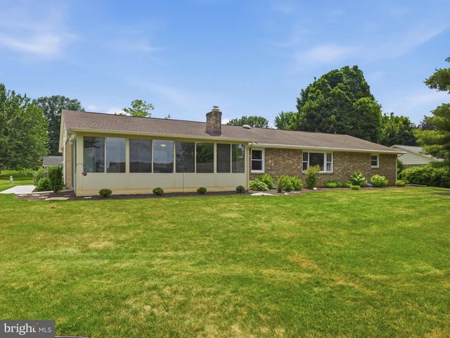 207 SHERWOOD DR, Chambersburg, PA 17202