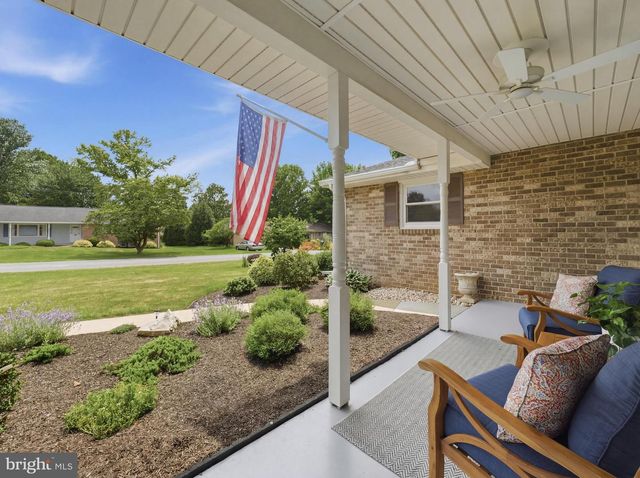 207 SHERWOOD DR, Chambersburg, PA 17202