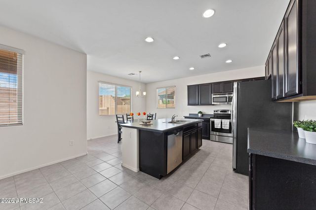 11100 W COPPER FIELD Street, Marana, AZ 85658