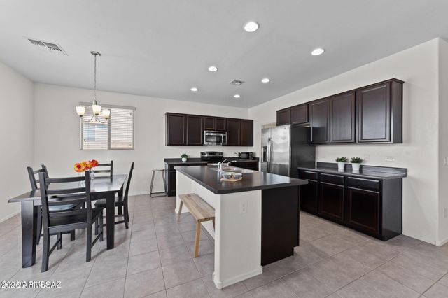 11100 W COPPER FIELD Street, Marana, AZ 85658