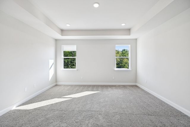 1090 Large Poppy Dr, La Vergne, TN 37086