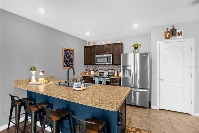 2505 GLACIER EXPRESS LANE, Tavares, FL 32778