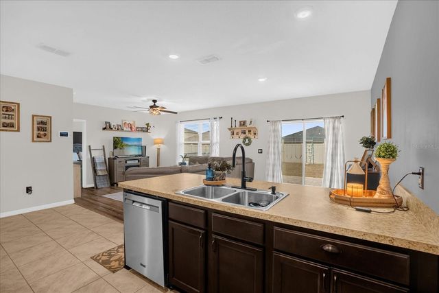 2505 GLACIER EXPRESS LANE, Tavares, FL 32778