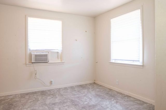 5028 E Balch Avenue, Fresno, CA 93727