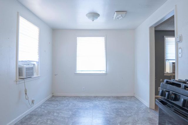 5028 E Balch Avenue, Fresno, CA 93727