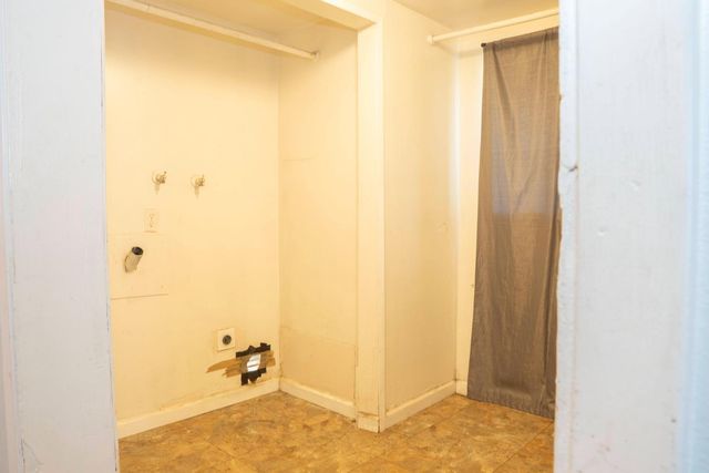 5028 E Balch Avenue, Fresno, CA 93727