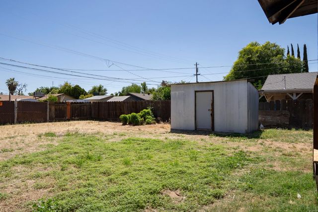 5028 E Balch Avenue, Fresno, CA 93727