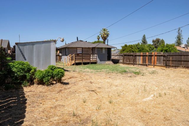 5028 E Balch Avenue, Fresno, CA 93727