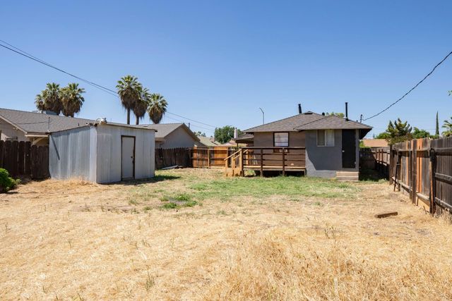 5028 E Balch Avenue, Fresno, CA 93727